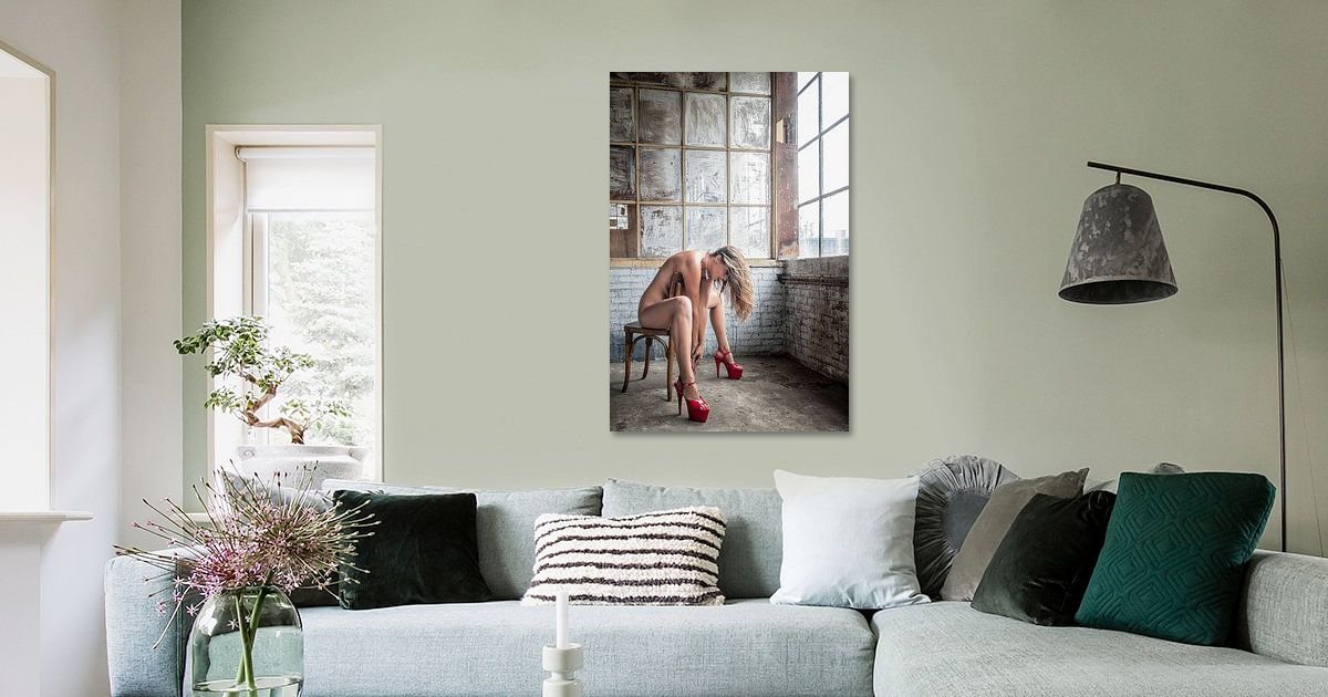 Werk aan de Muur-1797784-Red Heels Broken Walls-Your Naked Skin Photography-1200x630-Licht groene woonkamer-voucher