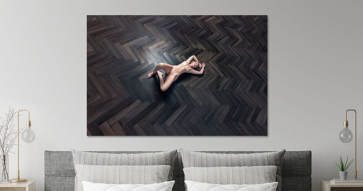 Werk aan de Muur-1797627-Huid en hout  de erotiek van eenvoud in naaktfotografie-Your Naked Skin Photography-1200x630-Grijze slaapkamer-twitterPhoto